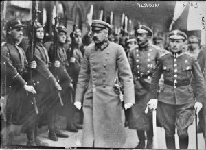 Piłsudski przed frontem oddziału Wojska Polskiego, Mińsk 1919