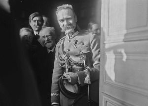 Wizyta Józefa Piłsudskiego w Bibliotece Polskiej w Paryżu, w 1921 roku, ze zbiorów Biblioteki Narodowej Francji