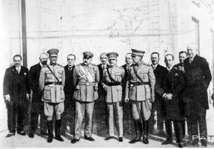 Józef Piłsudski w towarzystwie przedstawicieli rządu i armii portugalskiej