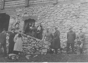 Józef Piłsudski z rodziną królewską, Sinaia, 1922 roku, ze zbiorów NAC.