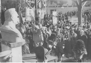 Uroczystość odsłonięcia popiersia marszałka Józefa Piłsudskiego podarowanego przez polską delegację. Przemawia gubernator Rzymu Piero Colonna. 1937 rok